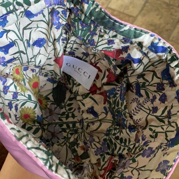 🆕Gucci Beauty Pouch with Flora - Picture 2 of 8